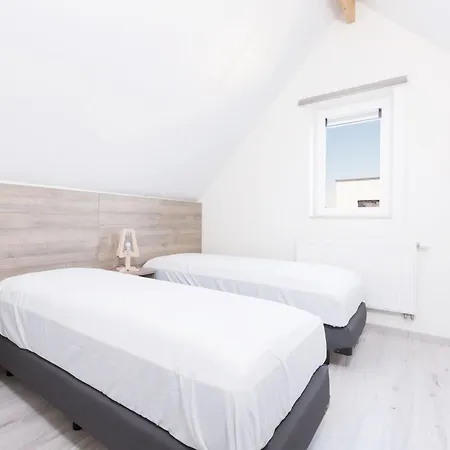 Comfy Holiday Home, Beach Within Walking Distance Villa *