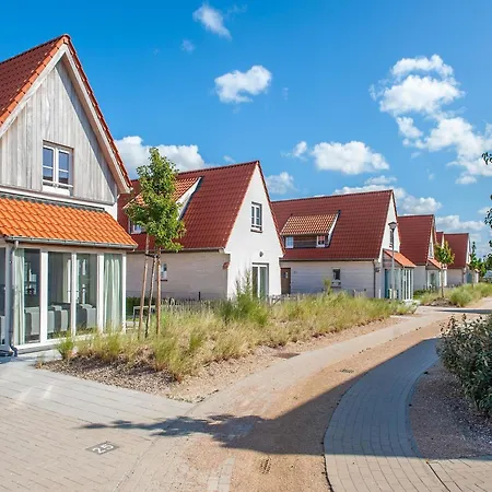 Comfy Holiday Home, Beach Within Walking Distance * Bredene
