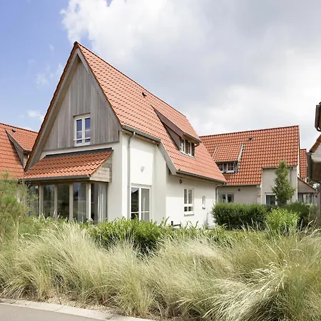 Comfy Holiday Home, Beach Within Walking Distance