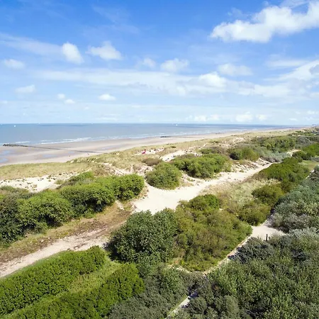 Comfy Holiday Home, Beach Within Walking Distance Villa *
